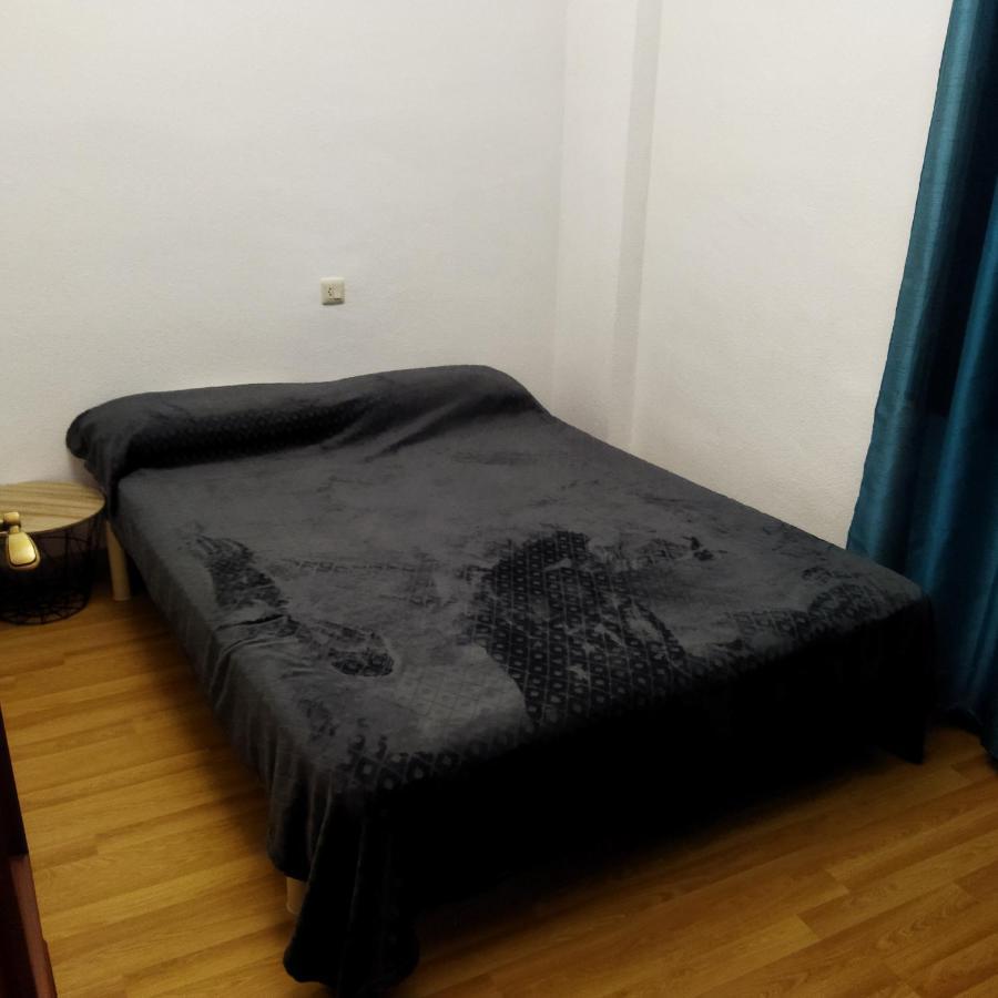 Appartement T4 A 100 Metres De La Plage Ρόζες Εξωτερικό φωτογραφία